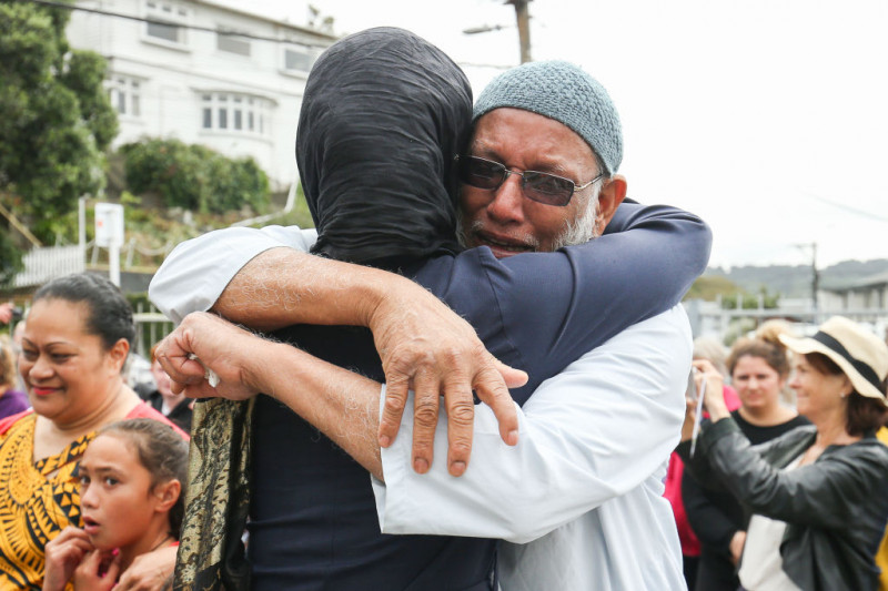 Prime Minister Ardern Lays Wreath And Visits With Islamic Community Leaders At Kilbirnie Mosque