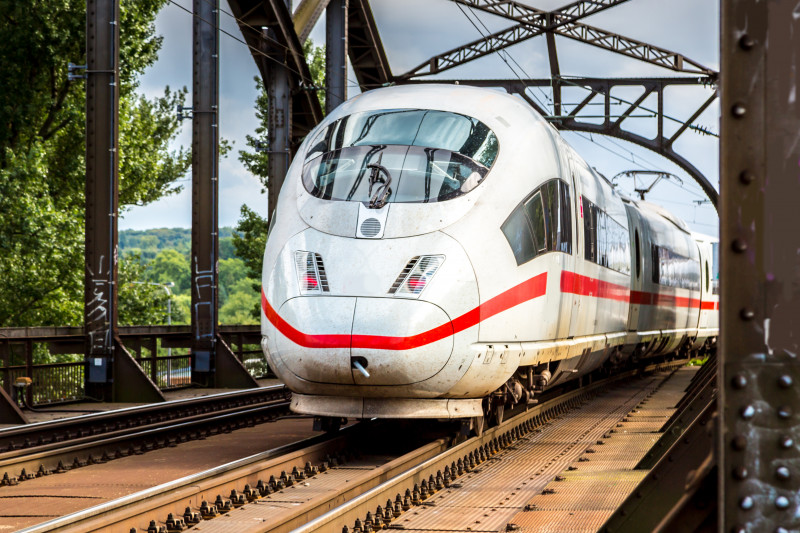 Deutsche Bahn tren germania shutterstock_243159148