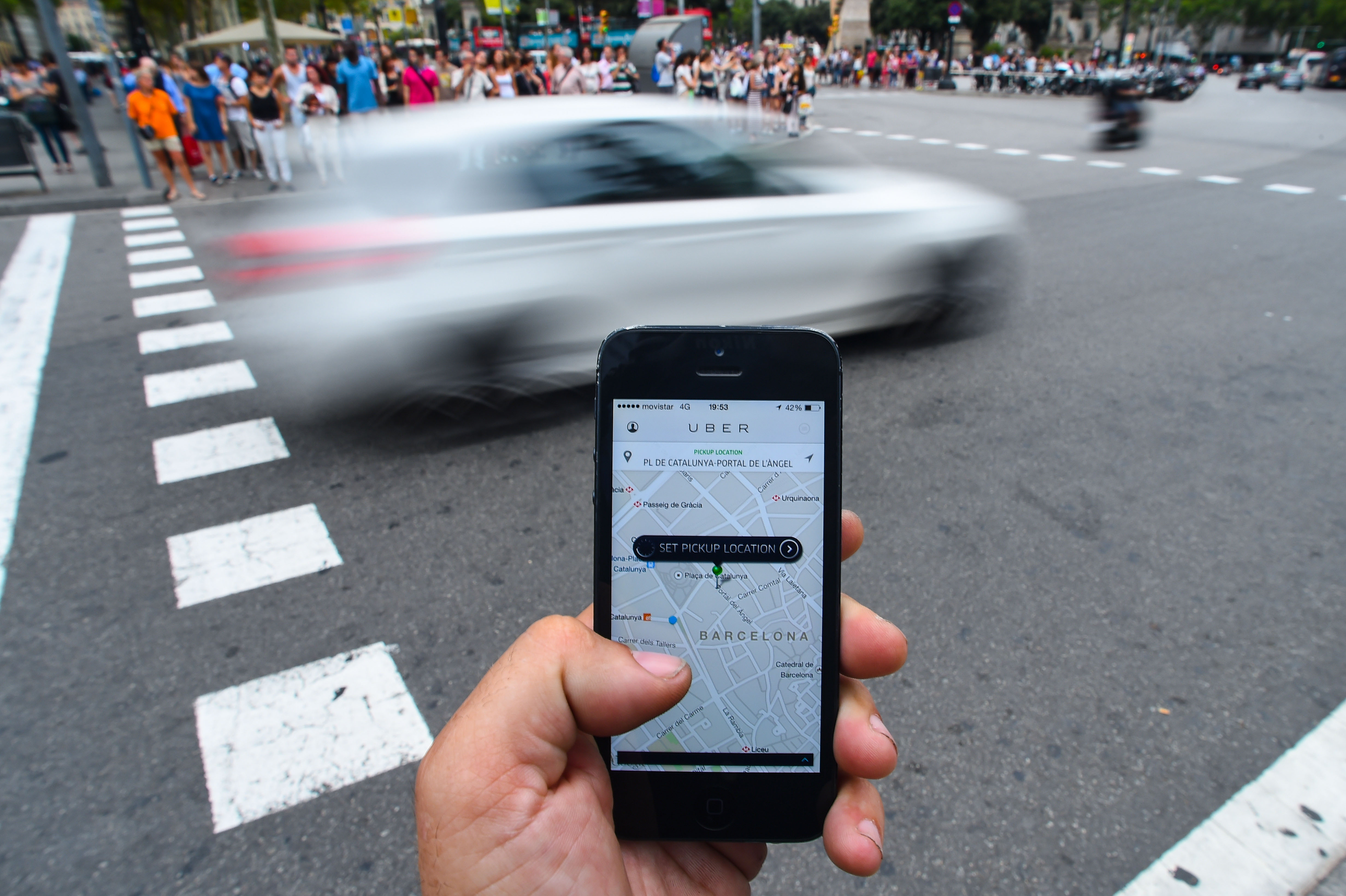 Uber va oferi trei miliarde de dolari pentru preluarea unei companii din Dubai