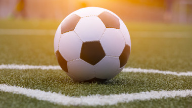 minge de fotbal shutterstock_442192612