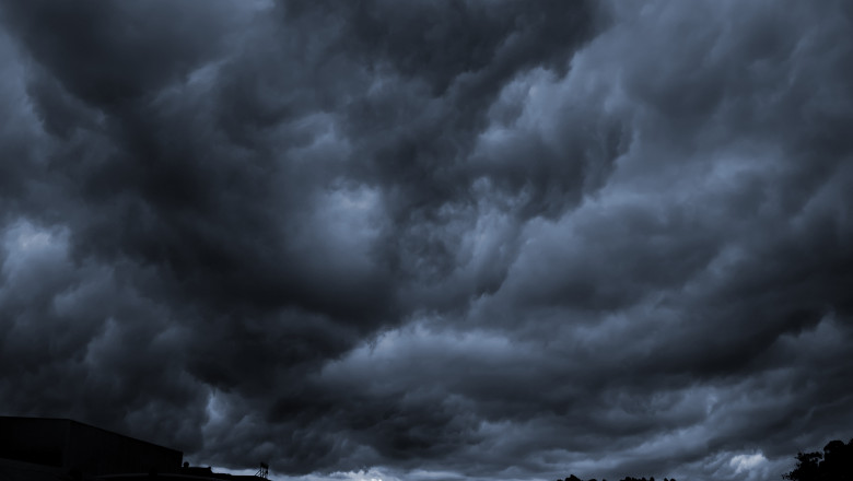 Imagini pentru nori de furtuna