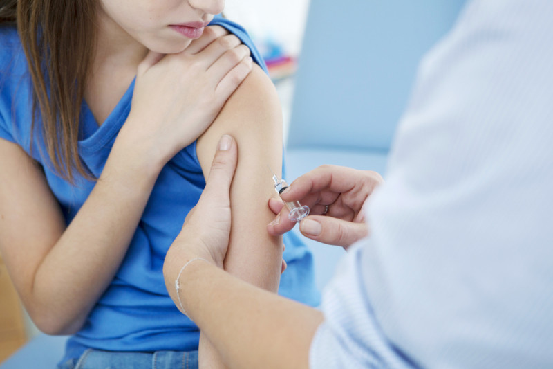 Studiu Lancet: Vaccinul anti-HPV reduce cu aproximativ 90% cazurile de cancer de col uterin