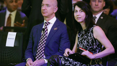 Jeff Bezos si Mackenzie Bezos