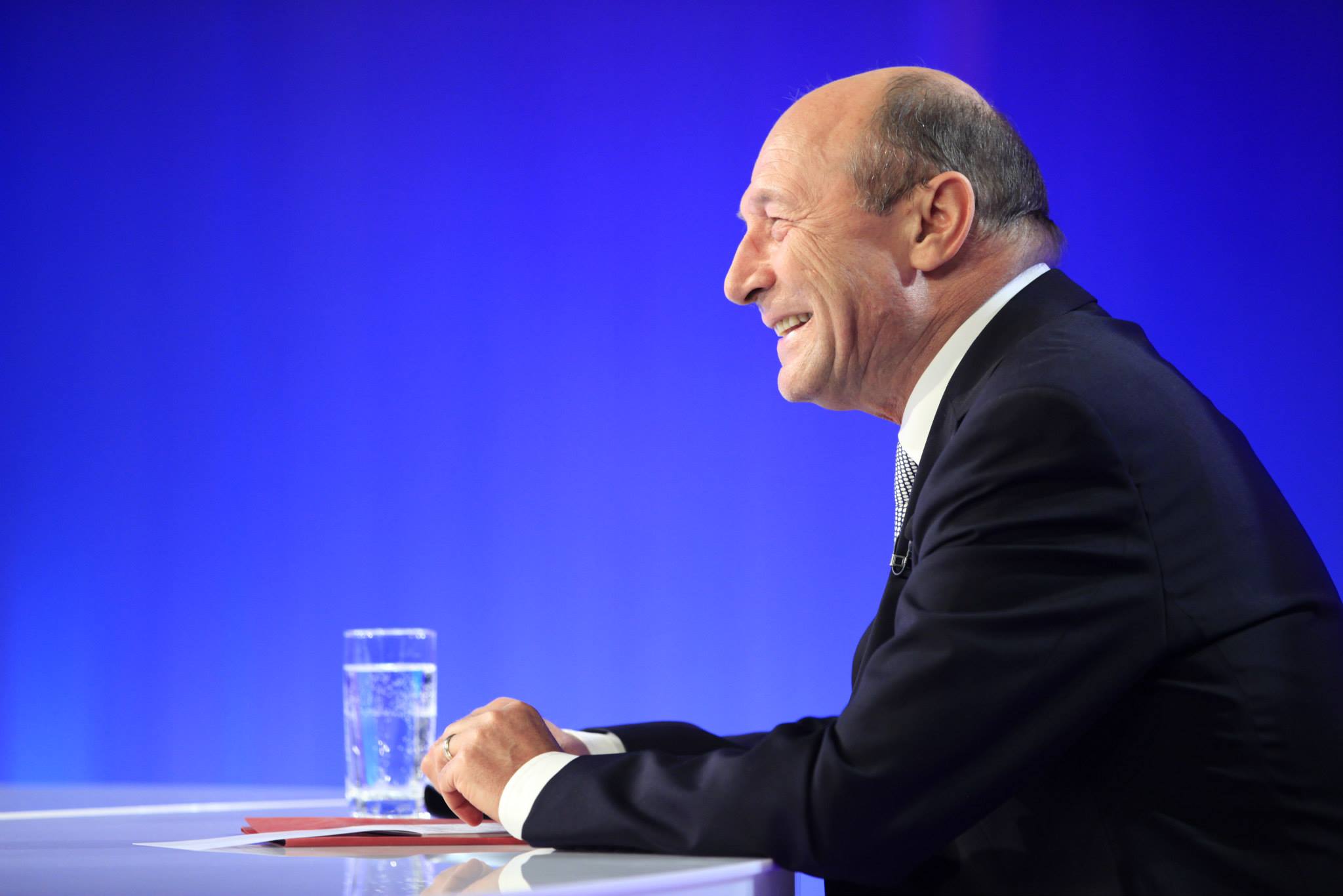 Surse: PNL negociază fuziunea cu partidul lui Traian Băsescu