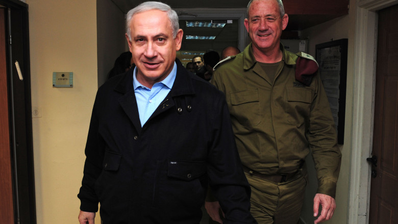 Netanyahu Visits IDF central command base