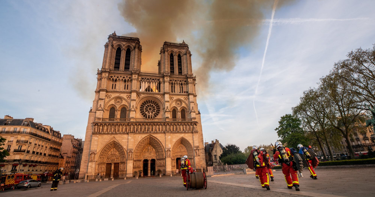Mourn One sentence Shrug shoulders VIDEO. Incendiu la catedrala Notre Dame din Paris. Amploarea dezastrului |  Digi24