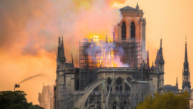 incendiu la Catedrala Notre Dame din Paris