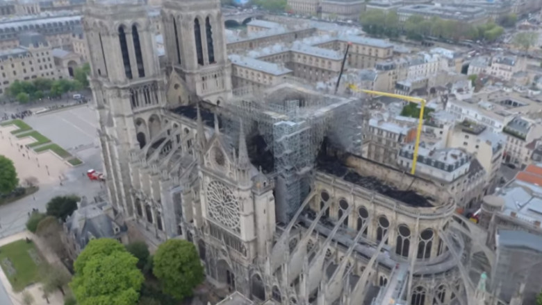 catedrala notre dame imagini filmate cu drona