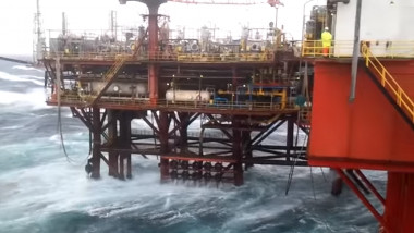 platforma petroliera marea neagra