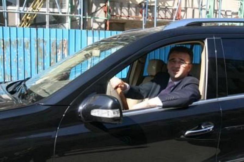 USR cere ANAF sa afle cum a putut mama lui Oprişan sa ii cumpere acestuia maşina de 120.000 de euro