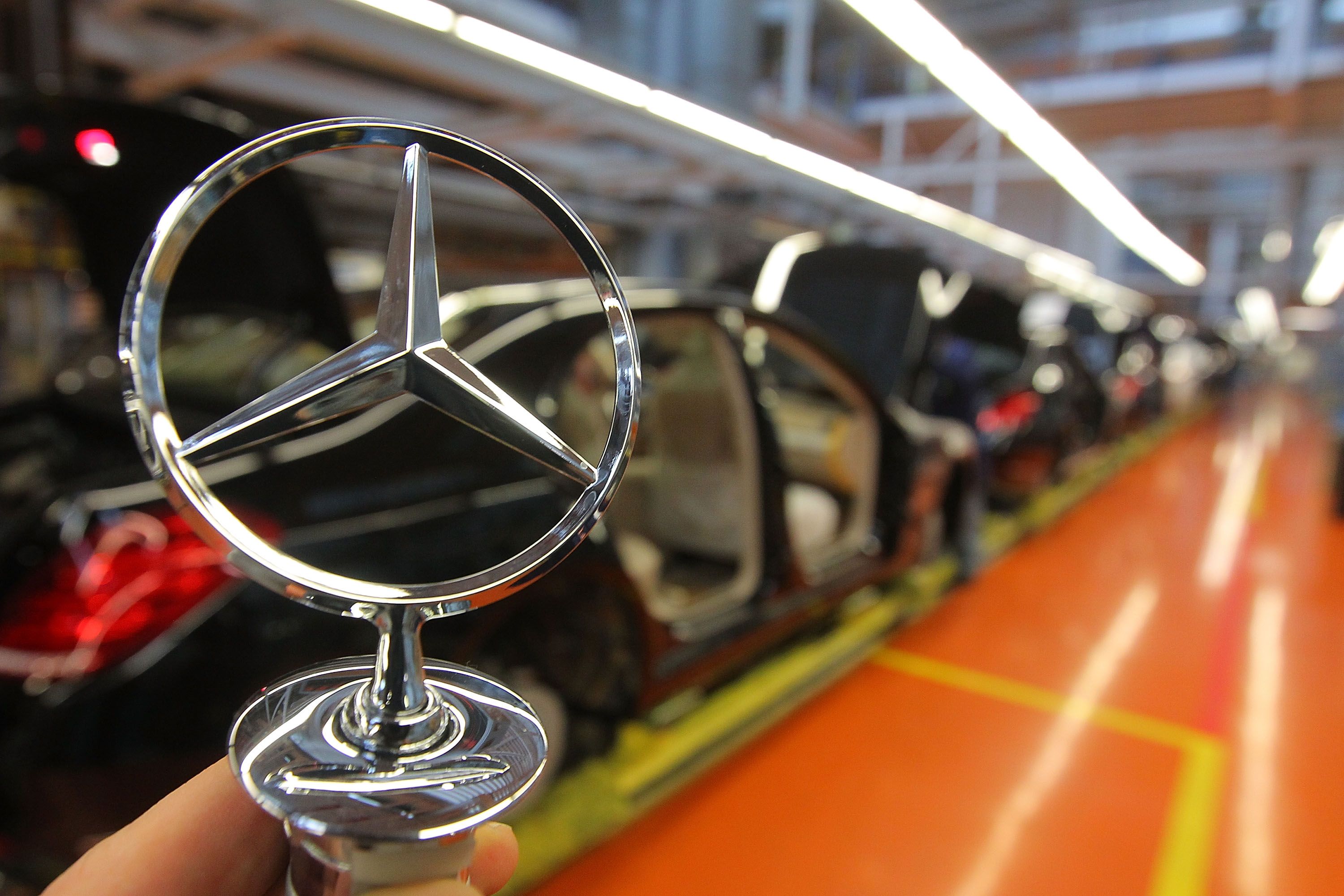 Daimler in declin. Pune punct unui parteneriat de doua decenii şi are in plan sa dea afara 10.000 de oameni