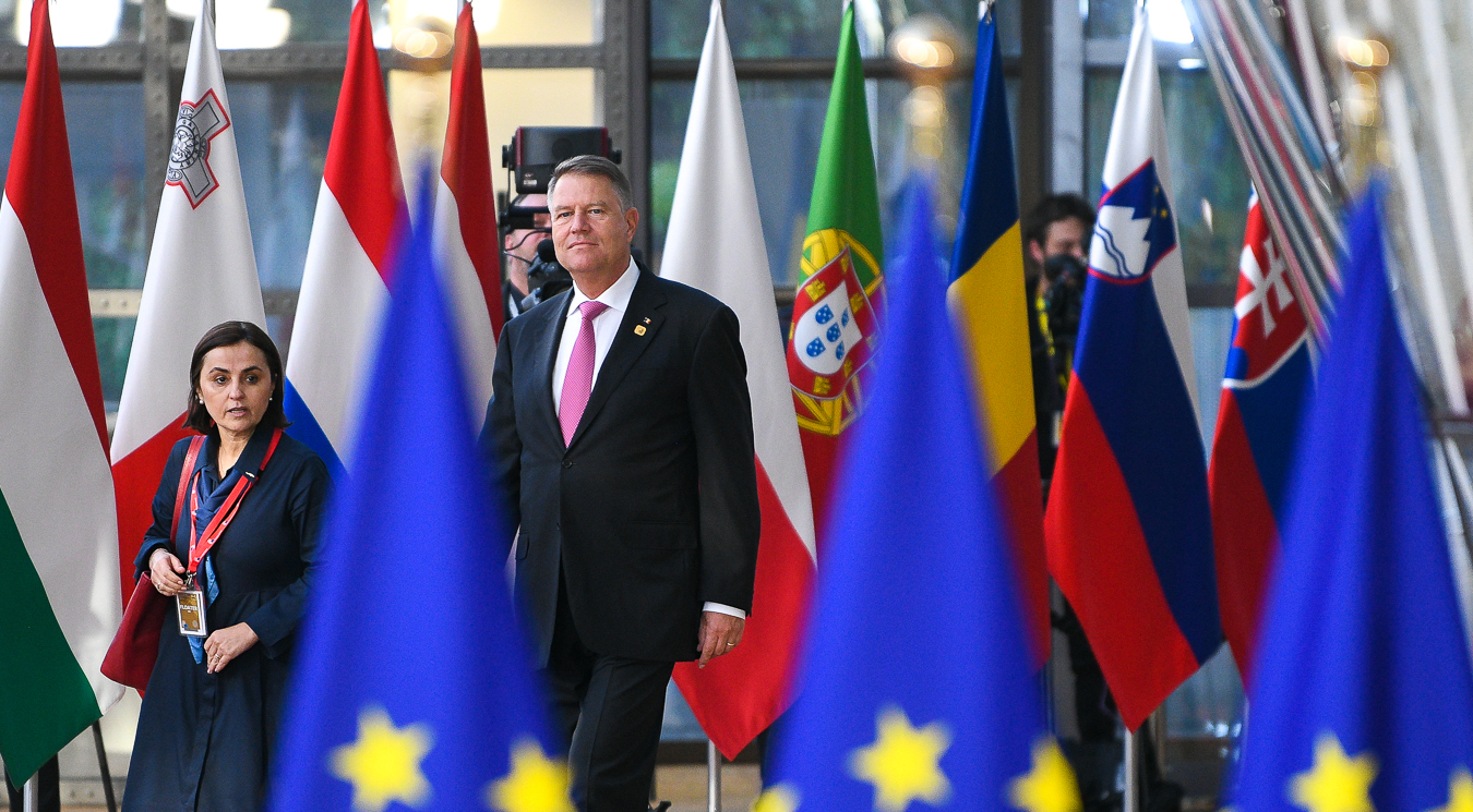 Klaus Iohannis participă la reuniunea informală a Consiliului European, la Porto. Liderii UE vor avea o discuție și cu premierul Indiei
