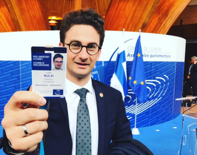 Iulian Bulai, amendat cu 5.000 de lei de CNCD pentru postarea în care a făcut-o „mamă surogat” pe Fecioara Maria. Reacția deputatului