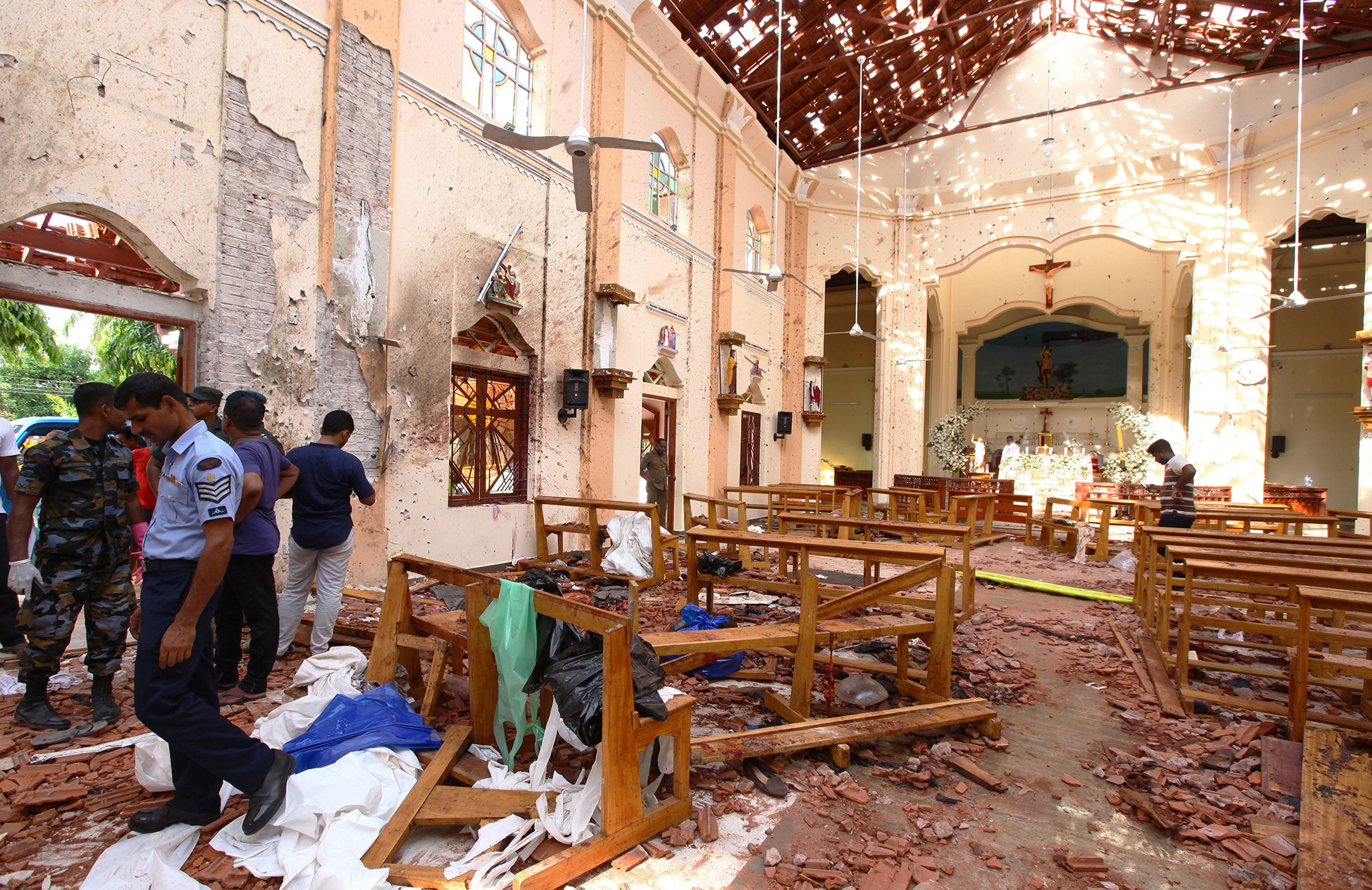Atentatele din Sri Lanka au fost comise de atacatori sinucigasi. Bilantul a urcat la 290 de morti