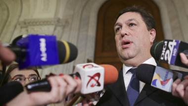 Senatorul PSD Șerban Nicolae face declaratii de presă la Parlament