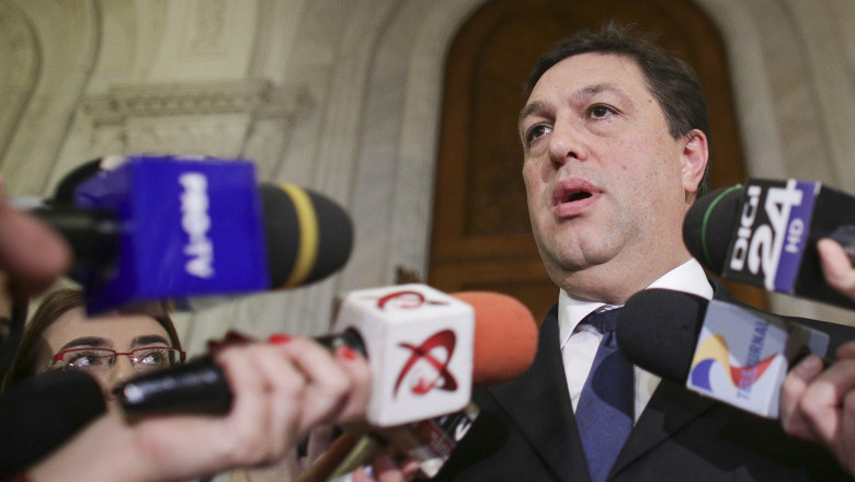 Senatorul PSD Șerban Nicolae face declaratii de presă la Parlament
