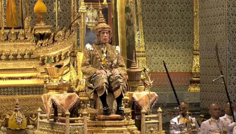 regele thailandei aur