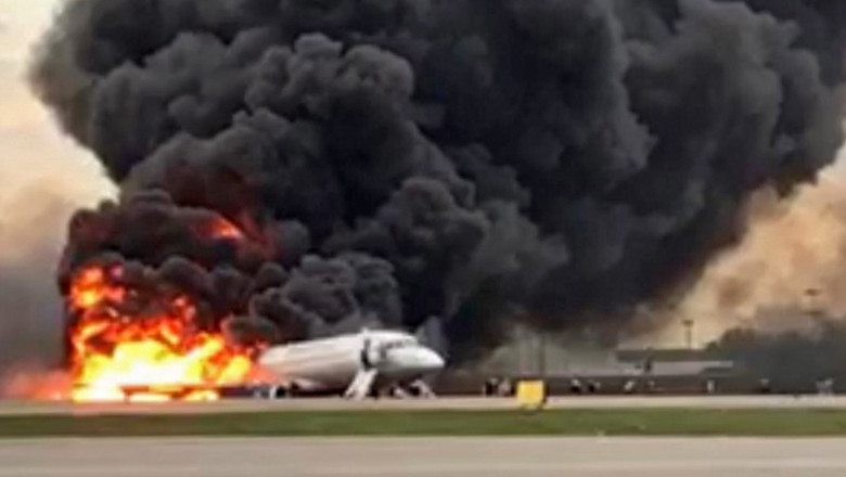 accident aviatic Rusia avion in flacari