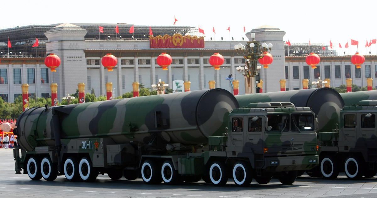 NATO cere Chinei acceptarea unui dialog privind controlul armamentului nuclear. Beijingul vrea să-şi dubleze arsenalul strategic