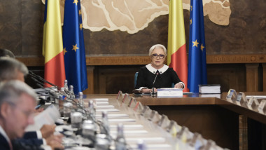 Viorica Dăncilă participă la o ședință de Guvern. Foto: gov.ro