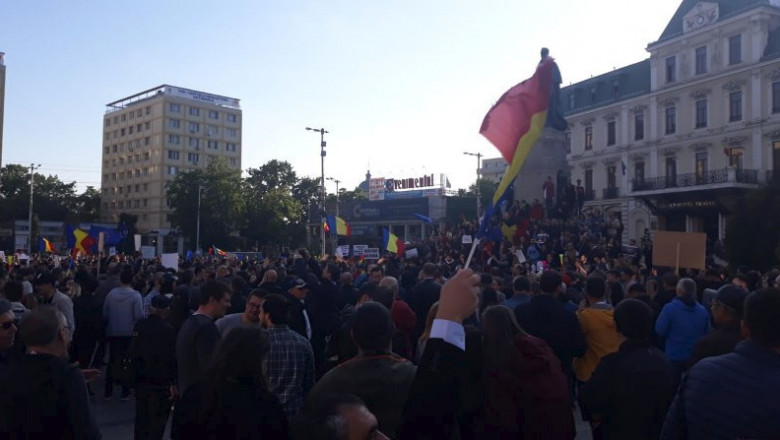 piata-unirii-iasi-manifestanti-anti-psd-ziarul-de-iasi