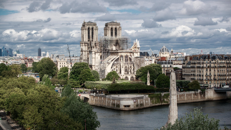 Acoperișul Catedralei Notre Dame va fi reconstruit