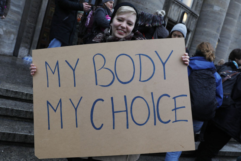 proteste lege anti-avort