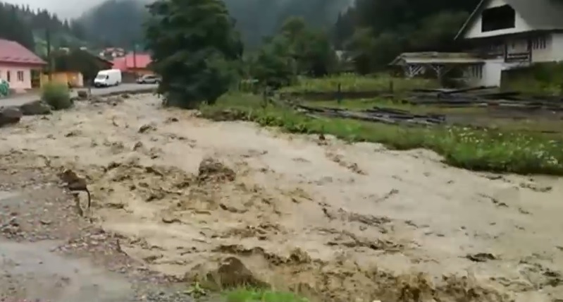 Cod portocaliu de inundaţii pe râuri din Suceava, Neamţ, Harghita, Botoşani şi Iaşi. Cod galben în 23 de judeţe