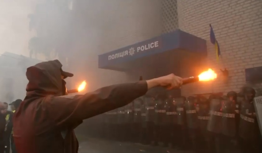 Proteste in Ucraina, unde doi politisti sunt acuzati ca au ucis un copil de 5 ani