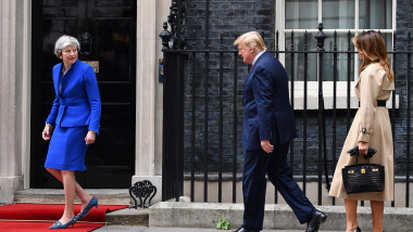 Premierul Theresa May i-a primit pe președintele Donald Trump și pe prima-doamnă Melania Trump la reședința oficială din Downing Street 10