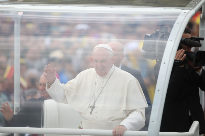 papa francisc papamobil iasi portret - george calin - 20190601175234_278A1946-01