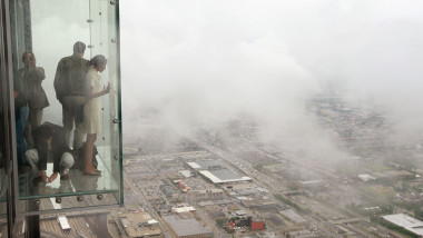Sears Tower To Unveil New Glass Ledge On 103rd Floor