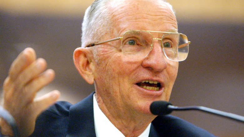 Ross Perot Testifies To CA Senate Committee