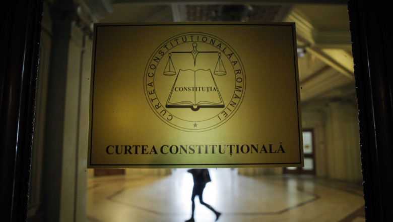 Curtea Constituționala sigla
