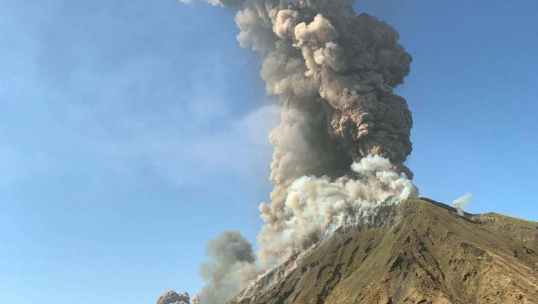 eruptie-vulan-stromboli-italia-twitter