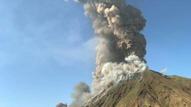 eruptie-vulan-stromboli-italia-twitter