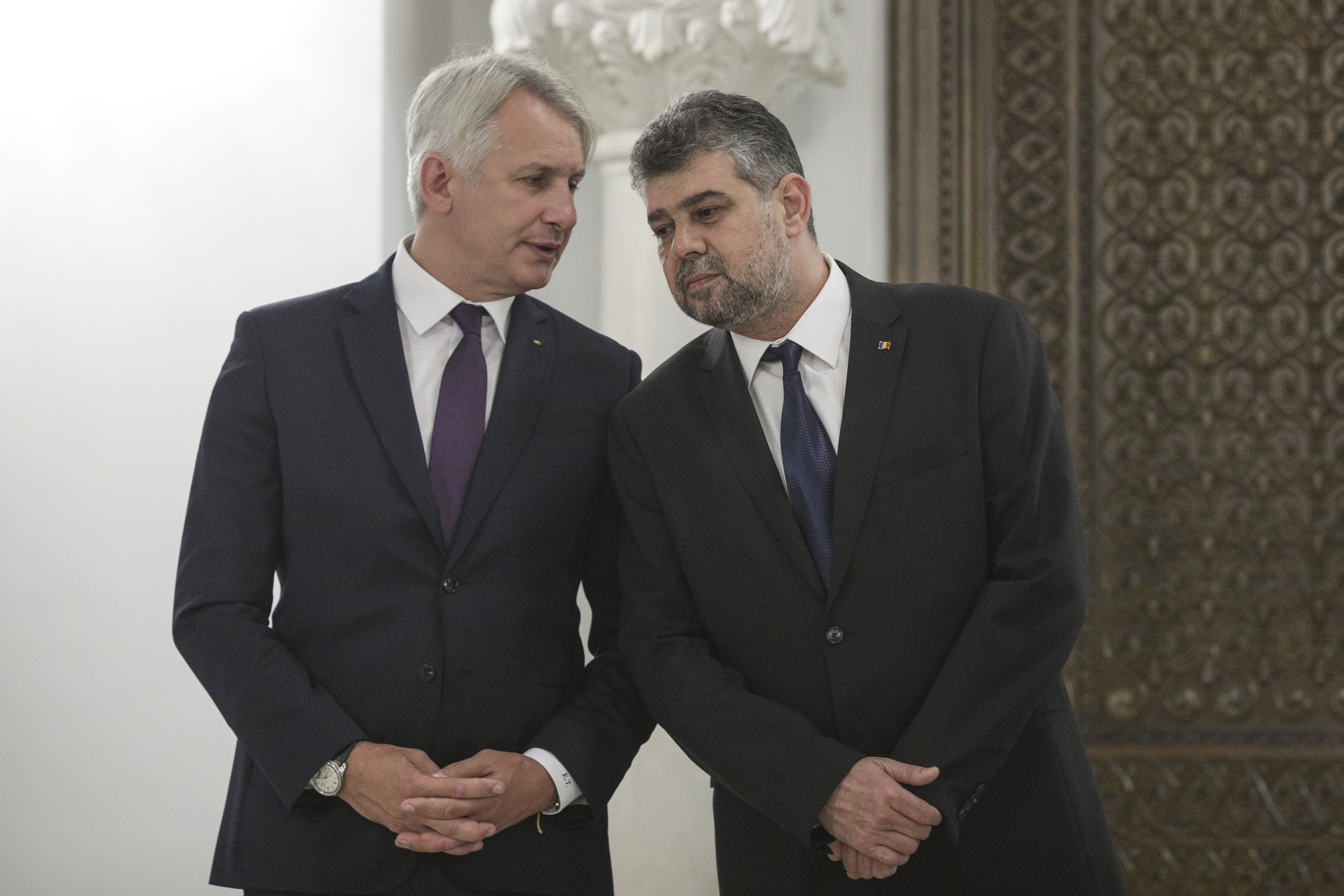 Se pune taxa pe toate pensiile mai mari de 10 000 de lei, dar PSD nu se atinge de pensiile parlamentarilor