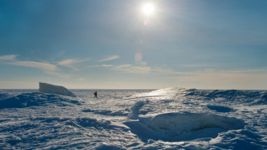 floats of ice