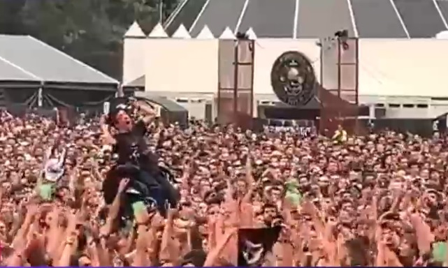 VIDEO. Solidaritate de rockeri la un concert de heavy metal