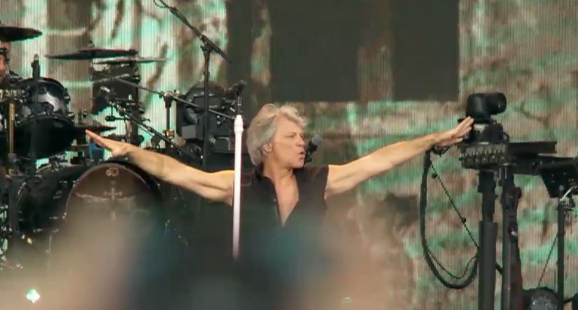 Bon Jovi a incheiat turneul european la Bucuresti. Cum a fost la concertul din Piata Constitutiei