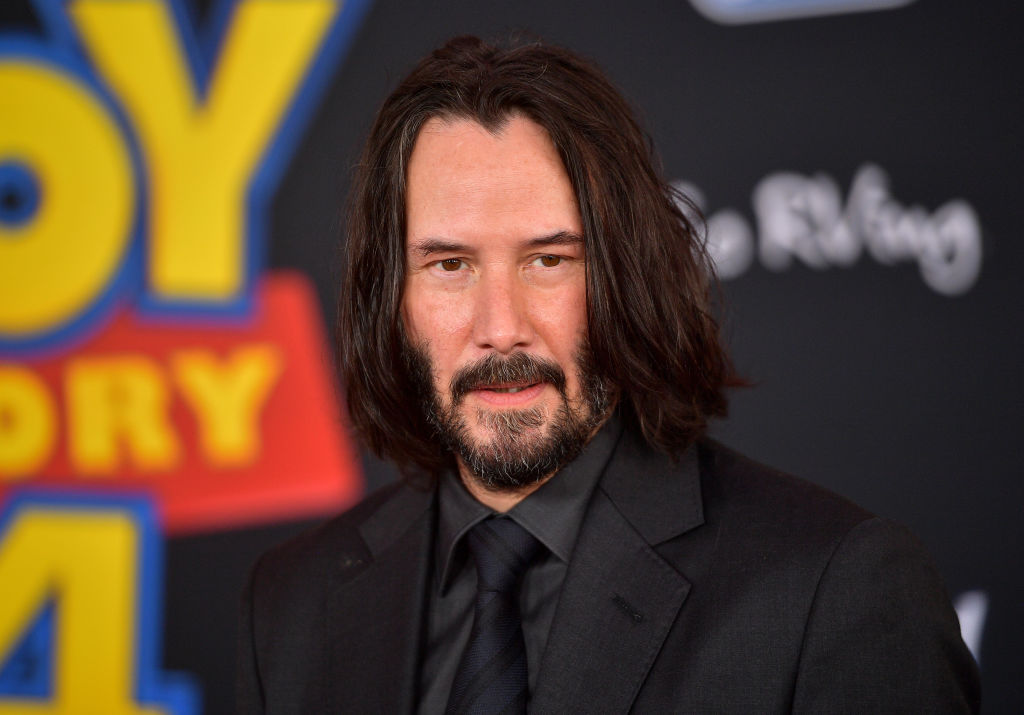Keanu Reeves le-a facut unor fani cea mai mare surpriza din viata lor. Cum a ajuns in curtea lor
