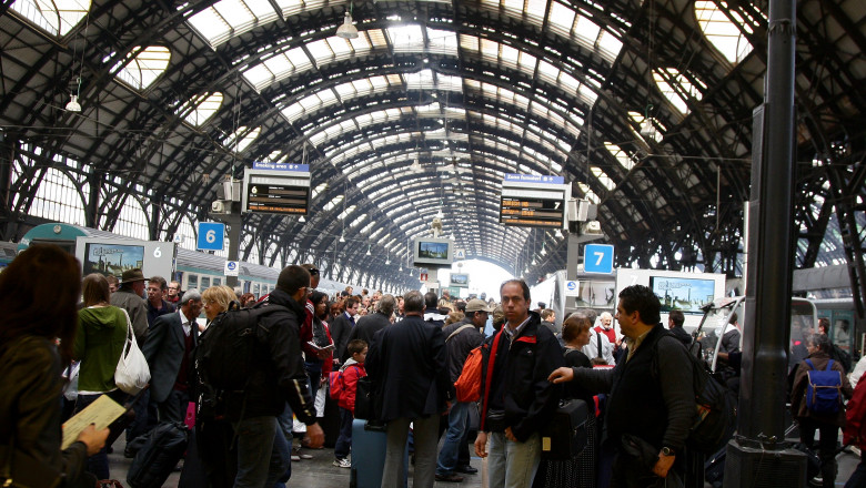 Aglomerație în gara centrală din Milano. Foto: Guliver/GettyImages