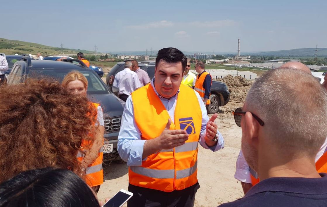 Razvan Cuc taie la jumatate promisiunile pentru autostrazi: „Sa-i cer lui Dumnezeu sa isi puna mandatul pe masa?!”