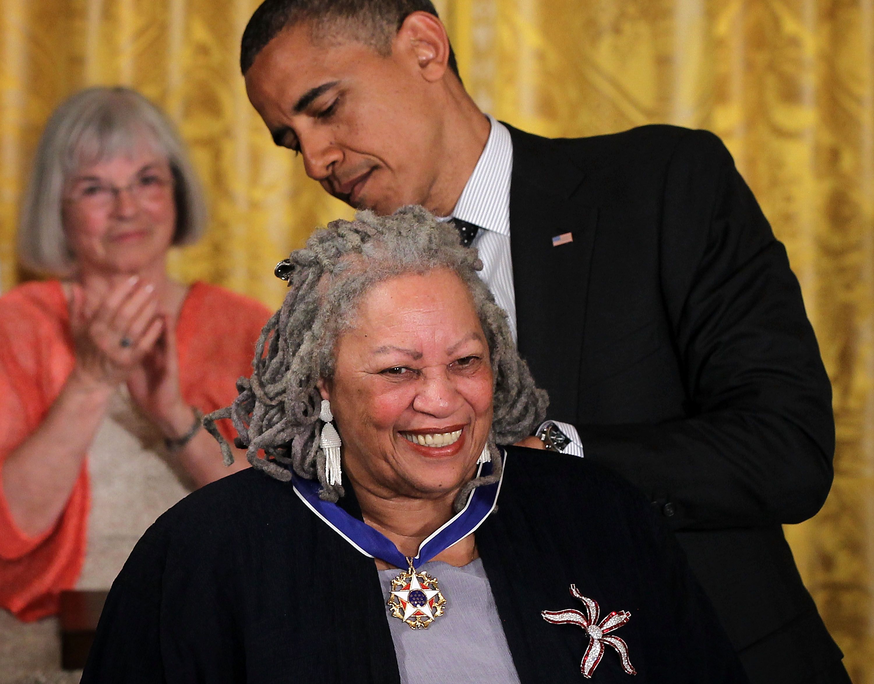 A murit Toni Morrison, prima scriitoare afro-americana distinsa cu Premiul Nobel