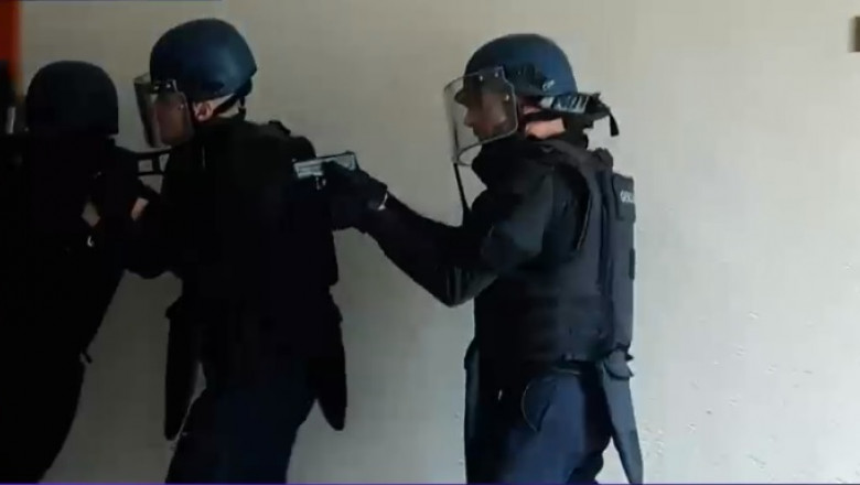 francez interventie politie