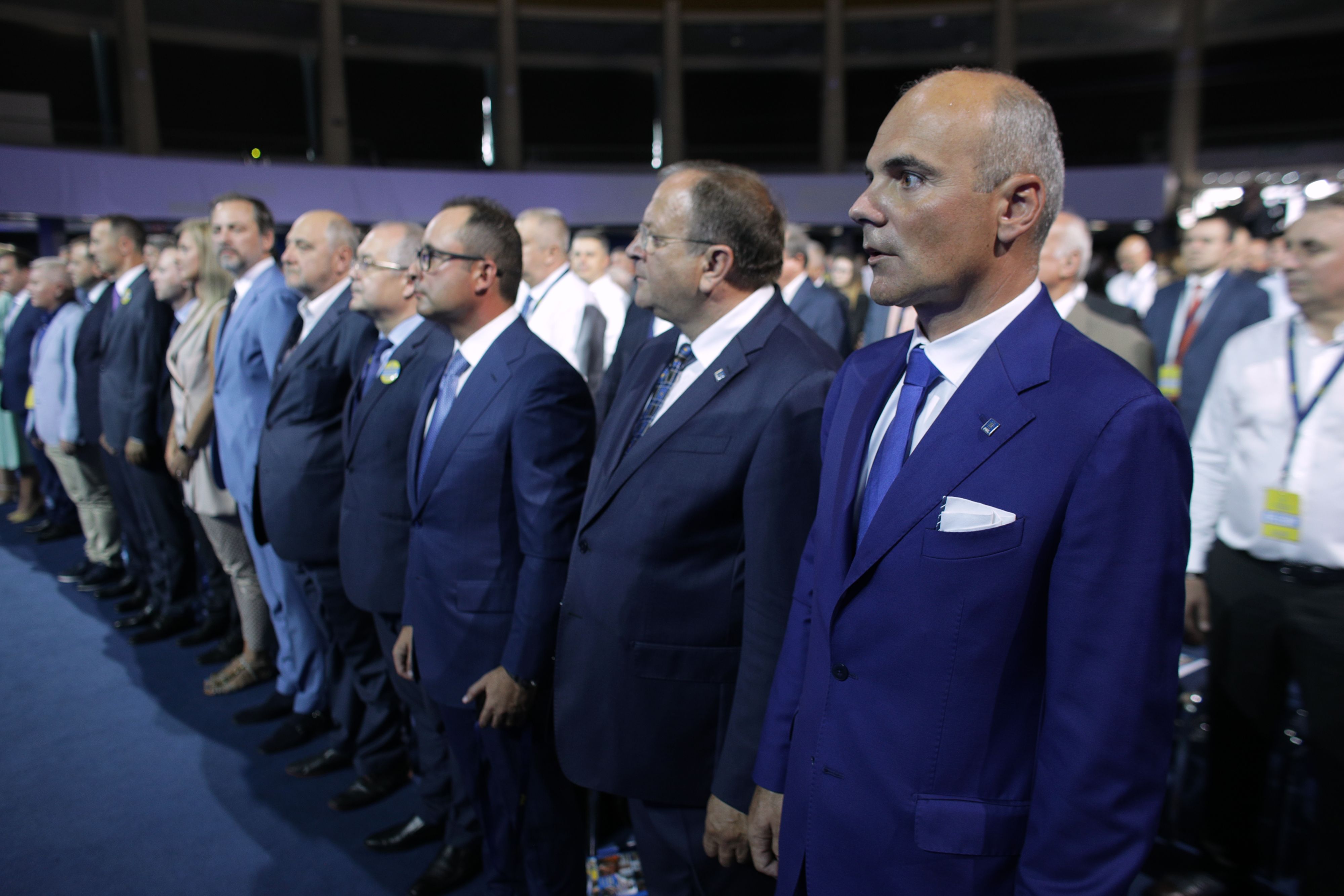 Rareș Bogdan: Azi validăm propunerea de premier. Sunt trei nume. Nimeni nu militarizează România