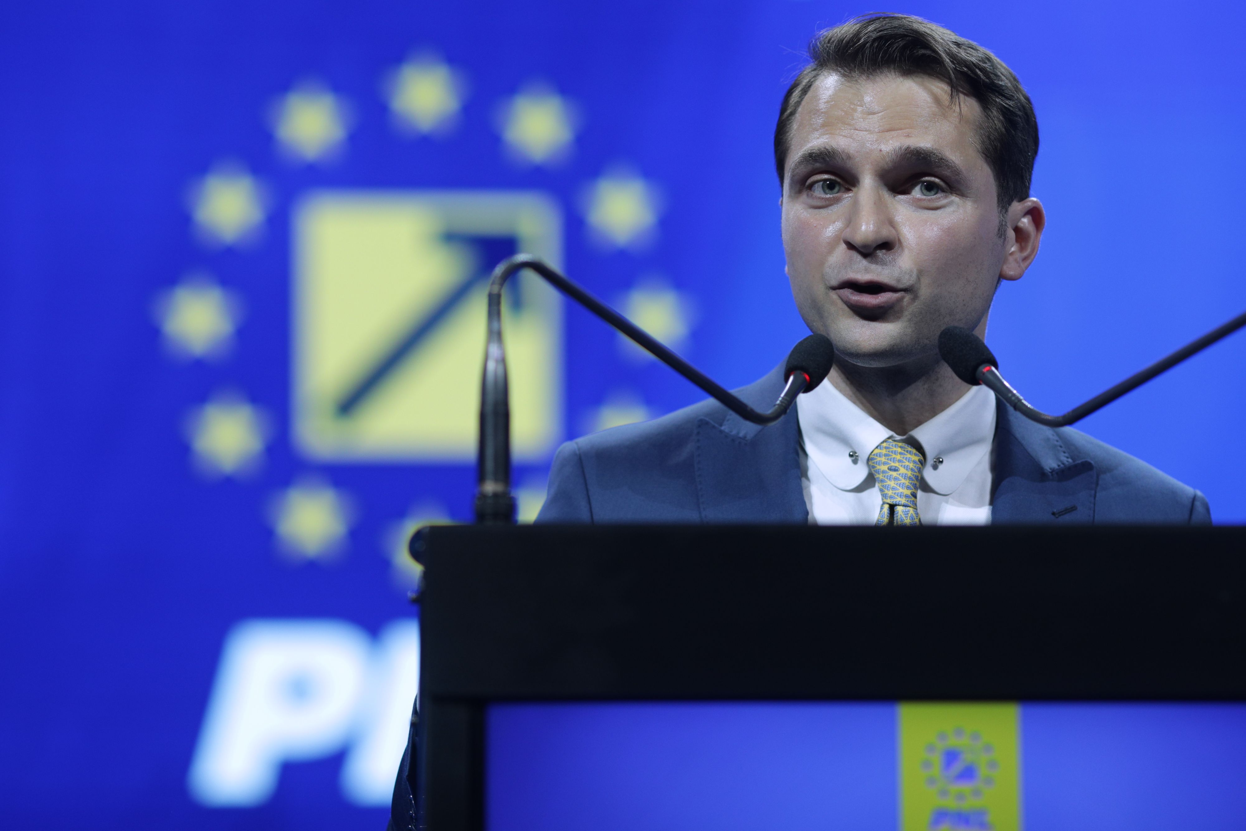 Sebastian Burduja a fost desemnat consilier onorific al premierului Nicolae Ciucă