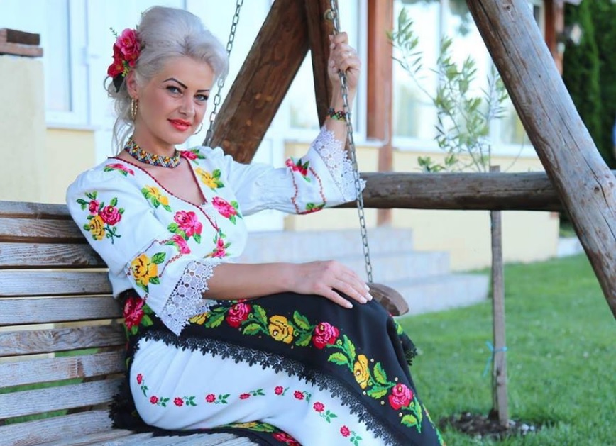 Cantareata de muzica populara Anamaria Pop a murit intr-un accident produs in Maramures