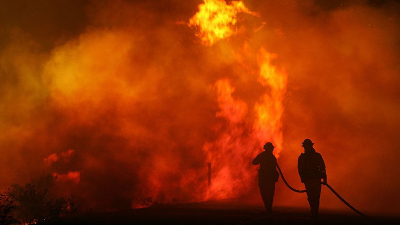 Deadly Wildfire Rages In Desert Near Palm Springs