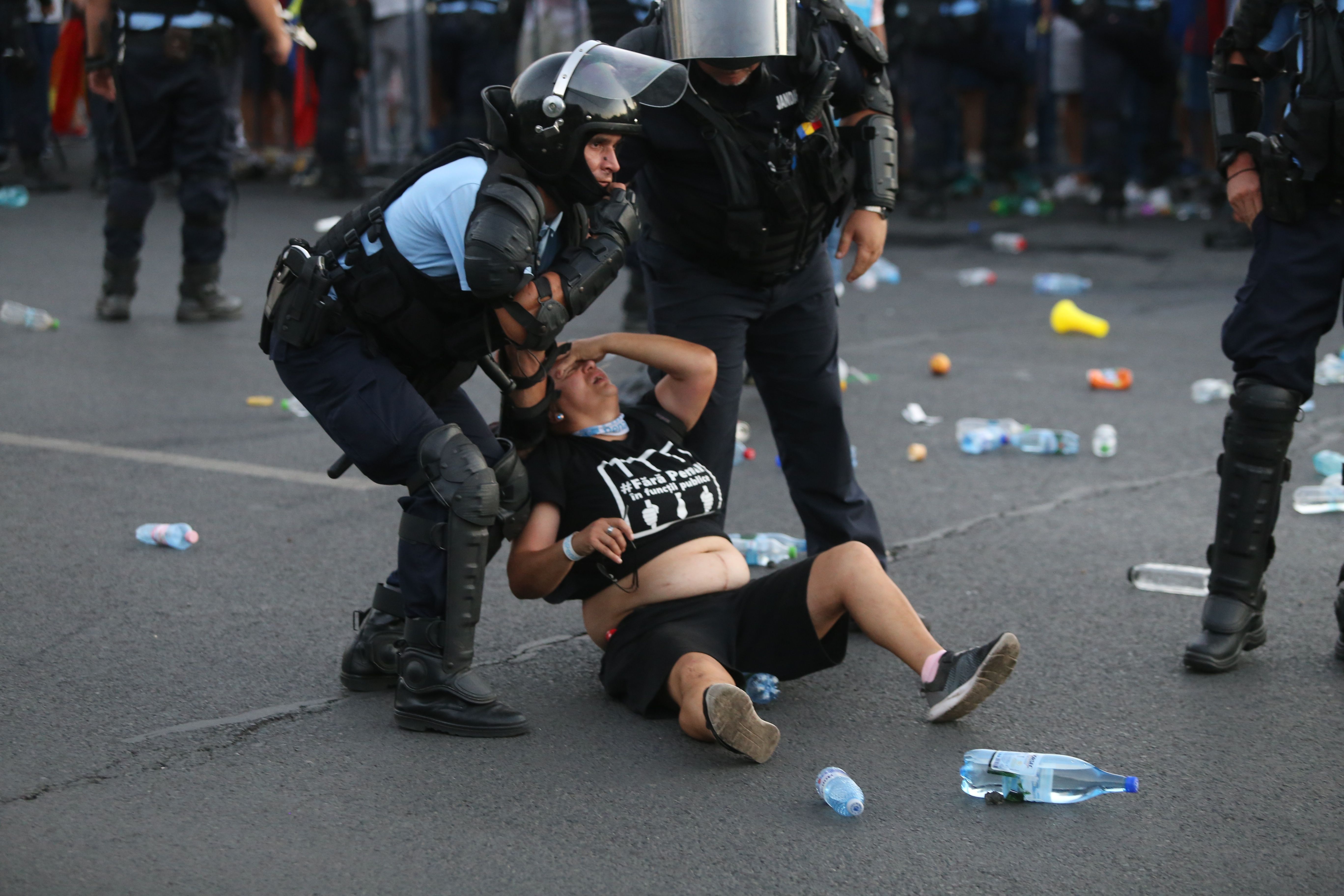 Tribunalul Bucureşti a amânat cererea DIICOT de redeschidere a Dosarului 10 august. Când va decide instanța asupra solicitării